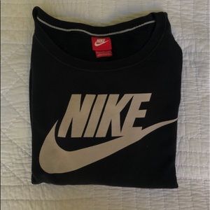 Women’s Nike Pullover